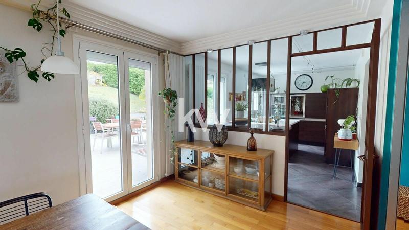 Maison - 178 m² - 6 pièces