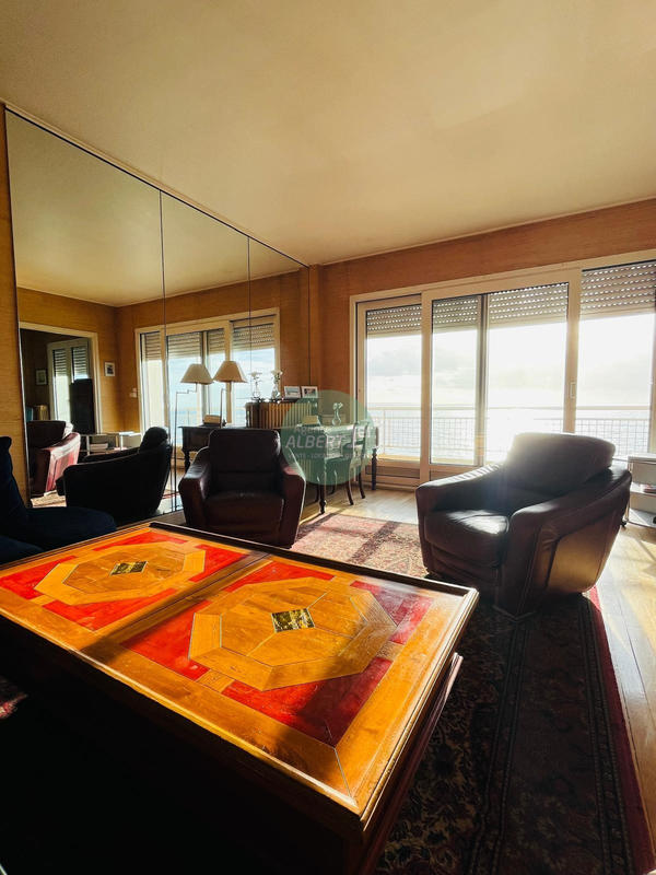 Appartement - 104 m² - 4 pièces