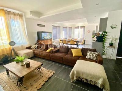 Appartement - 124 m² - 5 pièces