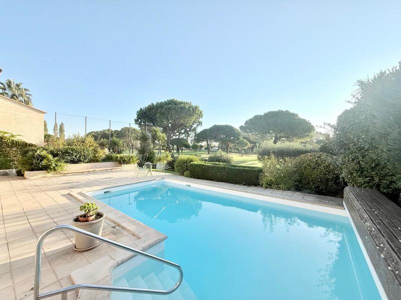 Maison - 225 m² - 6 pièces