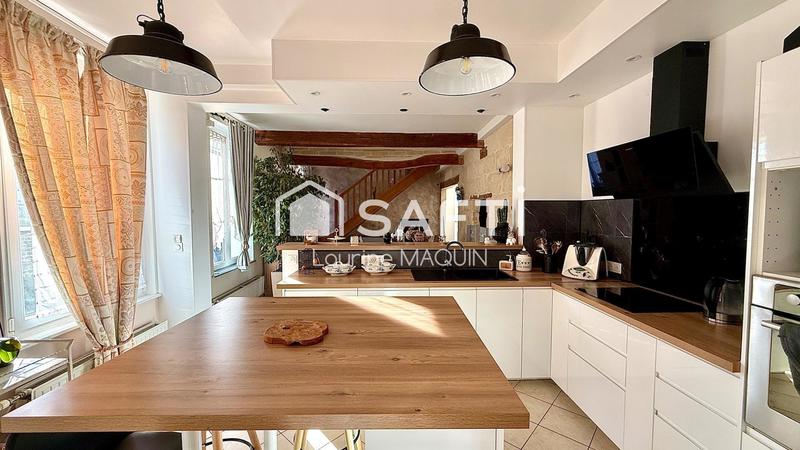 Maison - 240 m² - 6 pièces