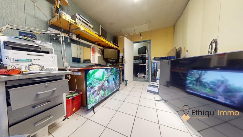 Local commercial - 839 m² - 6 pièces