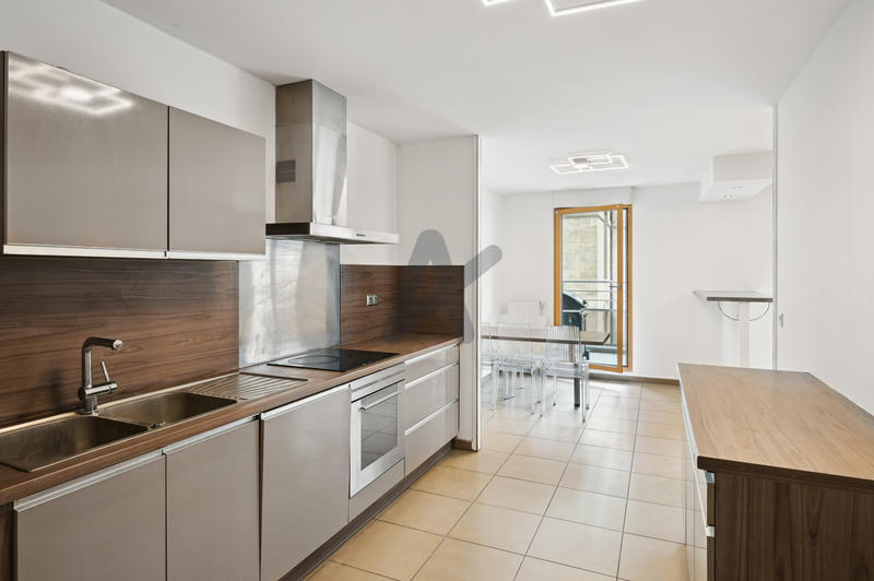 Appartement - 121 m² - 5 pièces