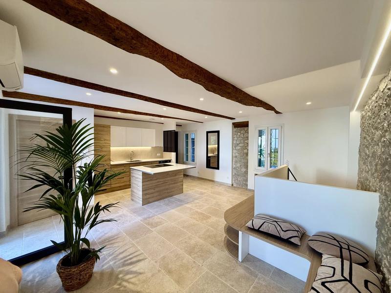 Appartement - 108 m² - 5 pièces