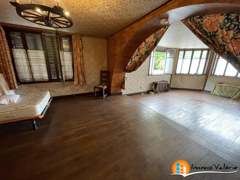 Maison - 306 m² - 10 pièces