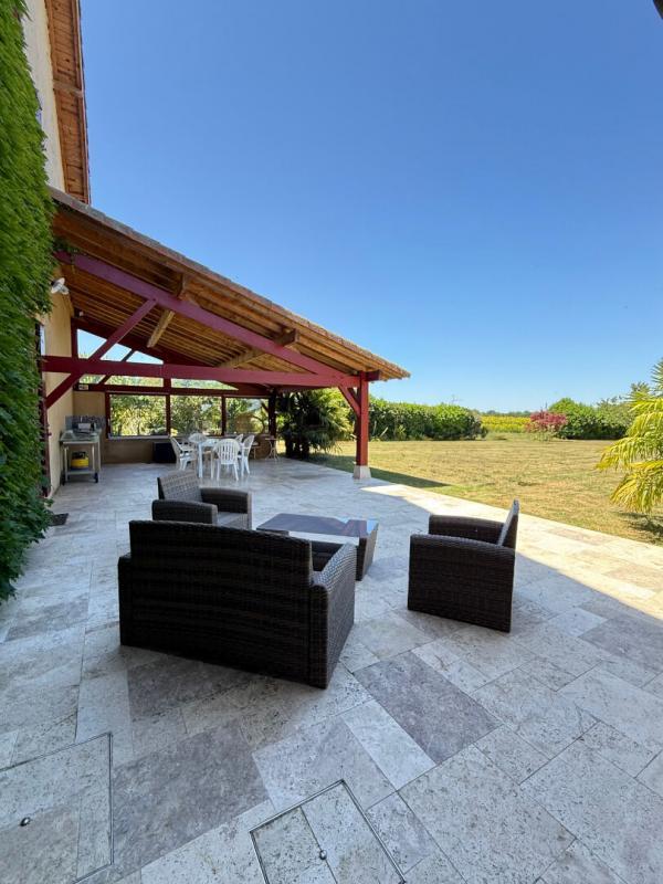 Propriété - 430 m² - 14 pièces