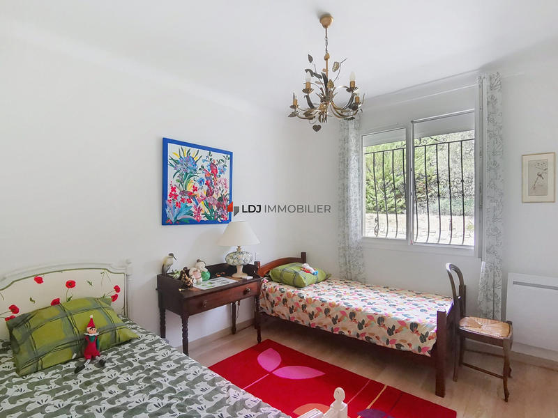 Maison traditionnelle - 248 m² - 7 pièces