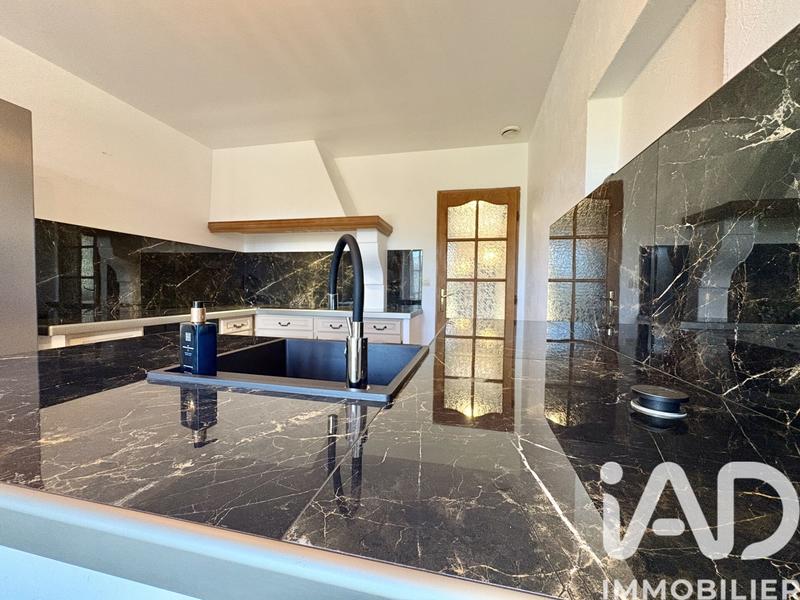 Maison - 166 m² - 8 pièces