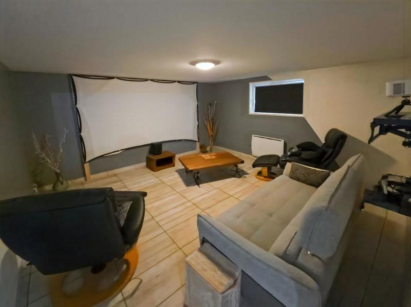 Maison - 210 m² - 9 pièces