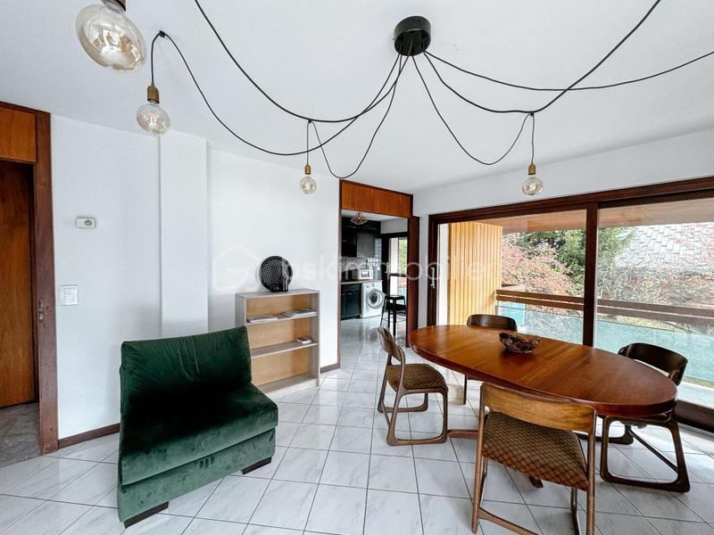 Maison - 255 m² - 12 pièces