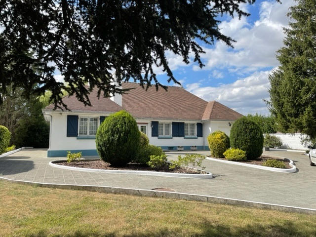 Maison - 188 m² - 9 pièces