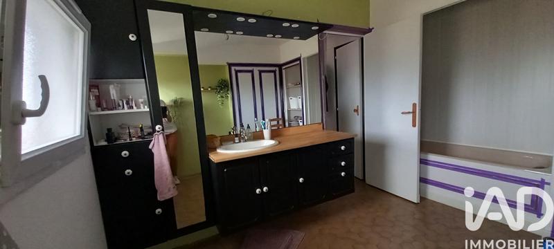 Maison - 213 m² - 9 pièces