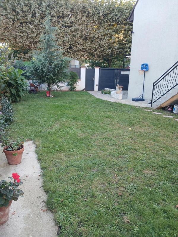 Maison traditionnelle - 111 m² - 5 pièces