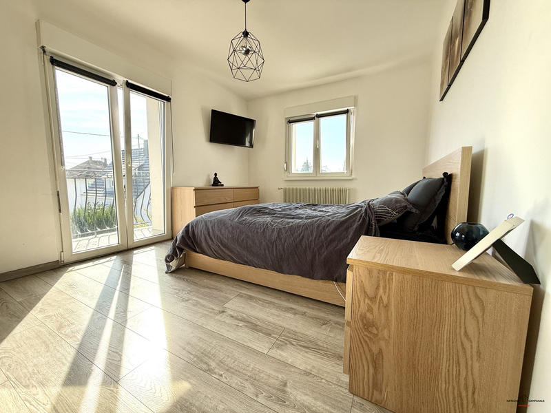 Maison - 99 m² - 5 pièces