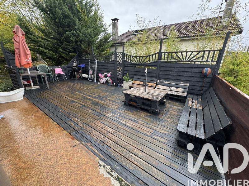 Maison - 210 m² - 9 pièces