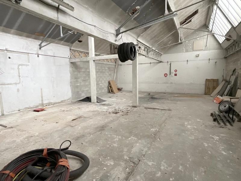 Loft - 237 m² - 2 pièces