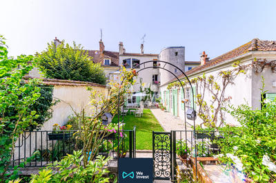 Maison - 272 m² - 9 pièces