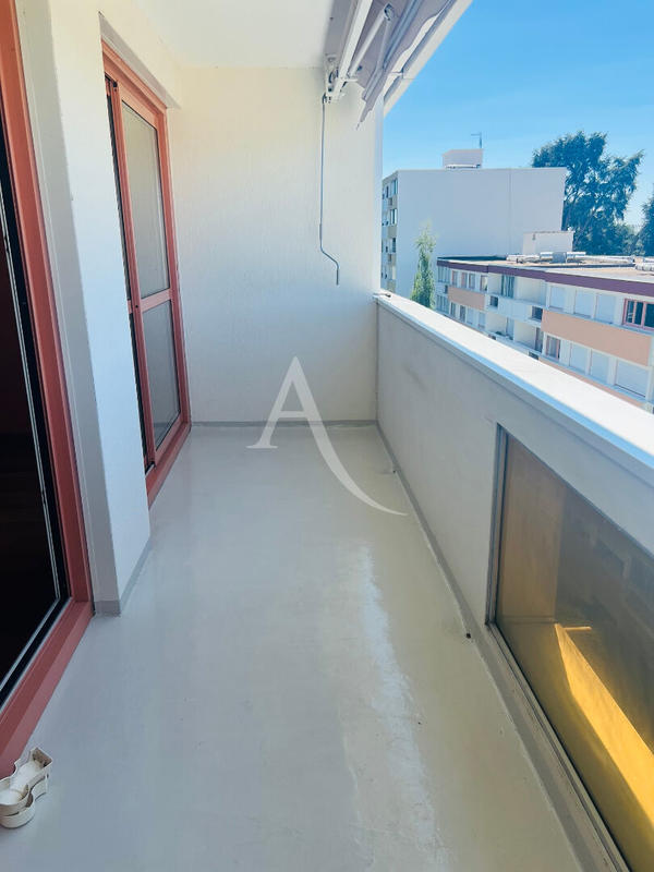 Appartement - 100 m² - 5 pièces