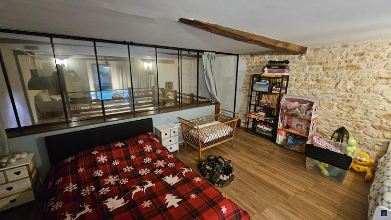 Maison - 237 m² - 8 pièces