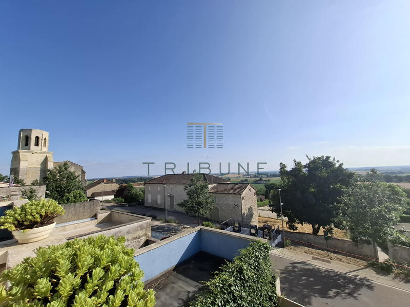 Maison - 325 m² - 12 pièces