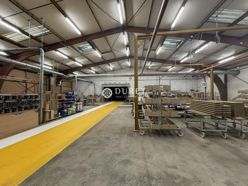 Local d'activités - 737 m²