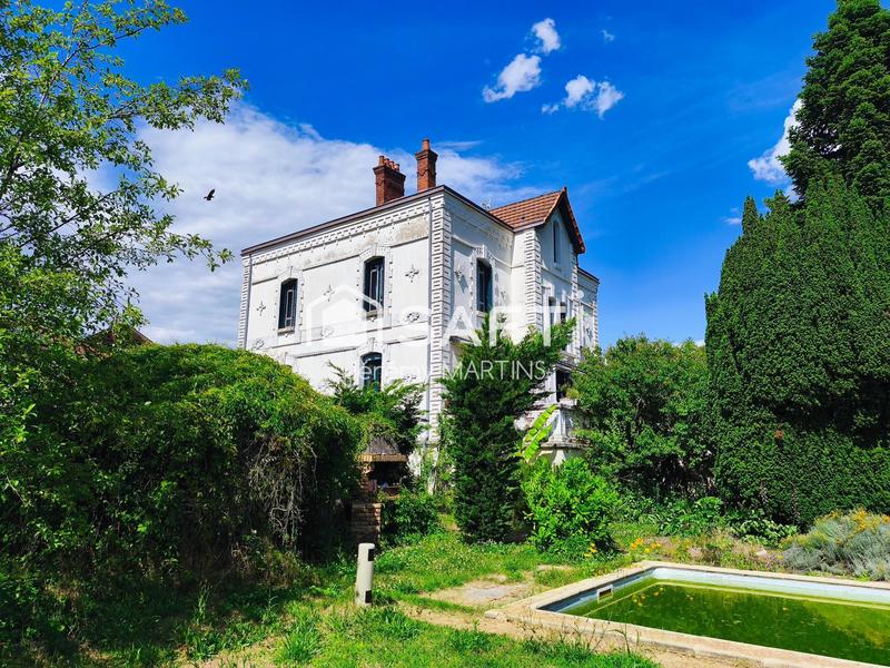 Maison - 198 m² - 8 pièces