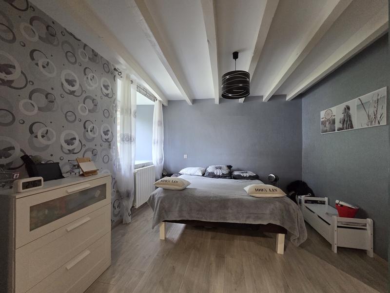 Maison - 222 m² - 7 pièces