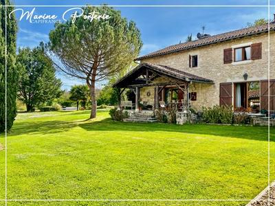 Maison en pierre - 235 m² - 5 pièces