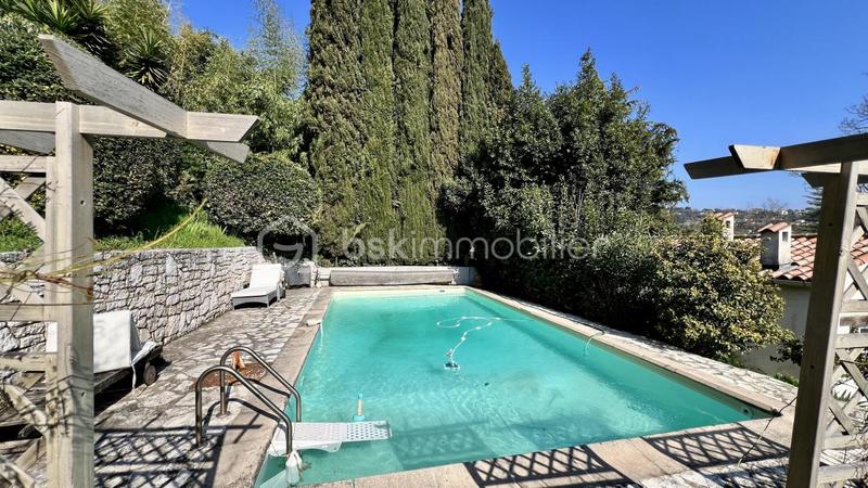 Propriété - 226 m² - 7 pièces