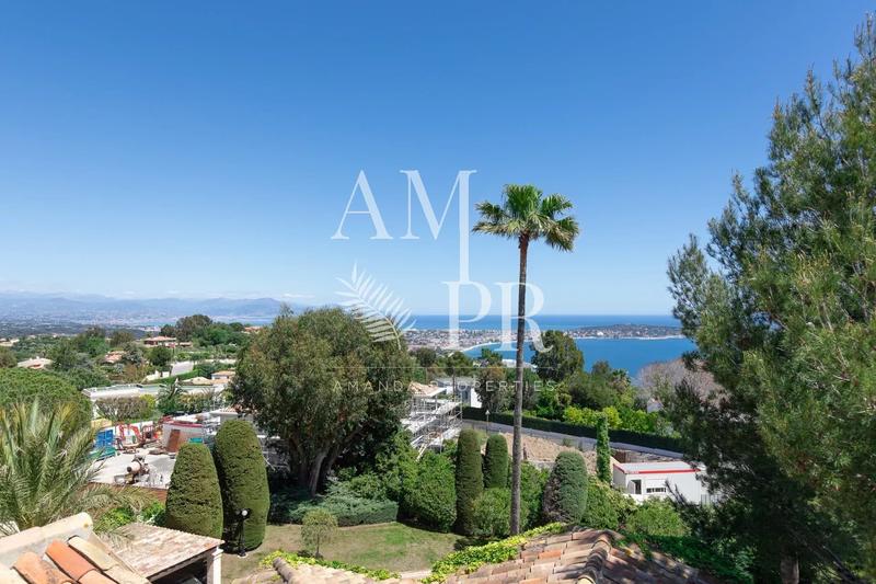 Villa - 355 m² - 8 pièces