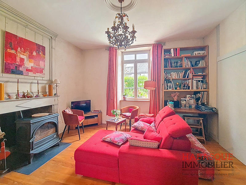 Maison - 152 m² - 9 pièces