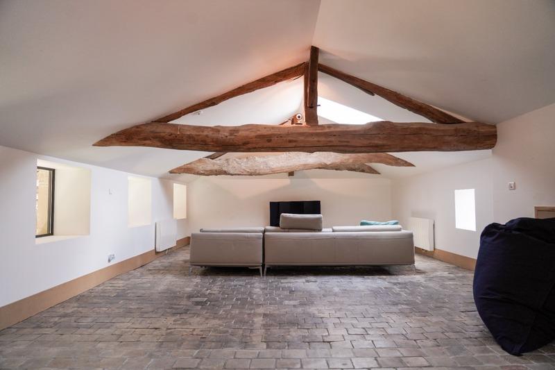 Maison - 422 m² - 9 pièces