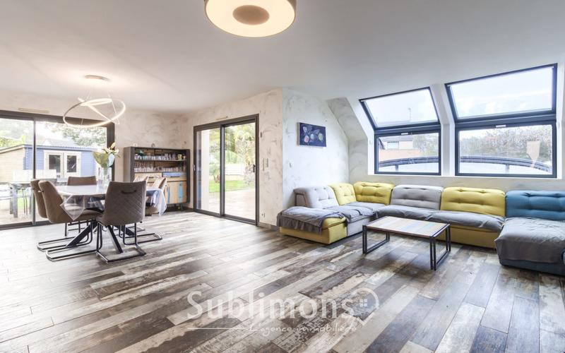 Maison - 168 m² - 8 pièces