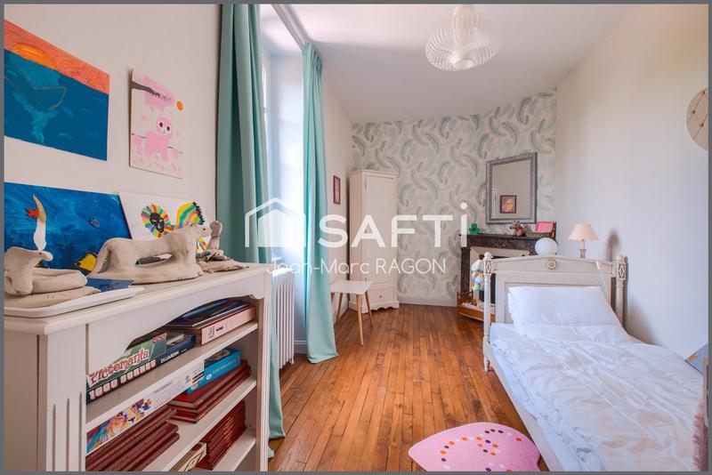 Maison de maîtres - 214 m² - 9 pièces