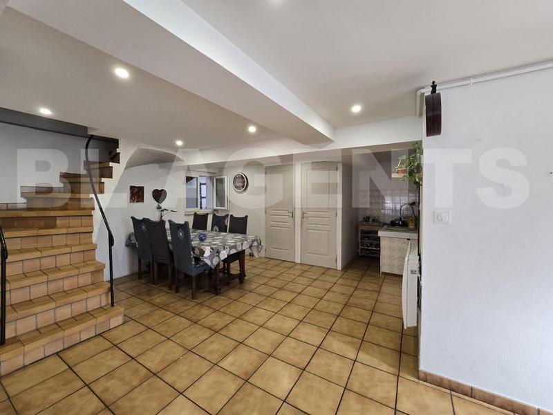 Maison - 200 m² - 5 pièces