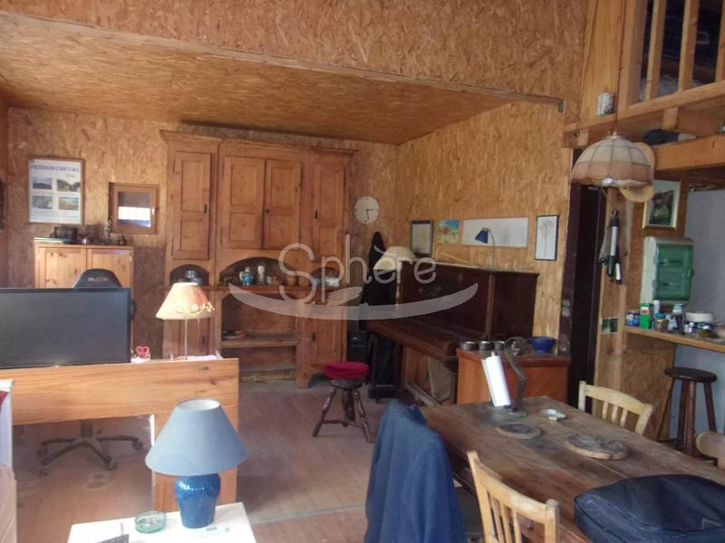 Propriété - 450 m² - 3 pièces