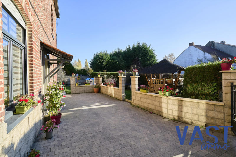 Maison - 185 m² - 8 pièces