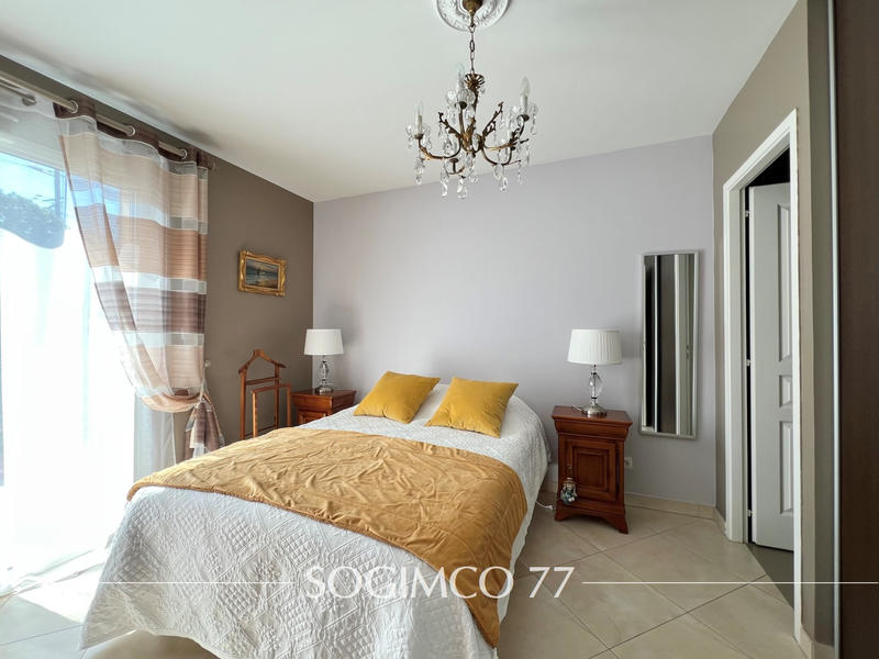 Maison - 179 m² - 7 pièces