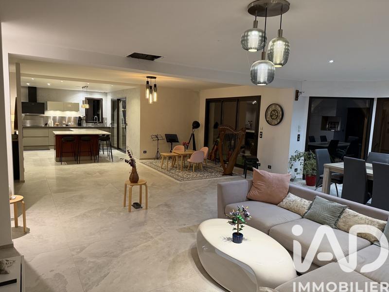 Maison - 280 m² - 7 pièces