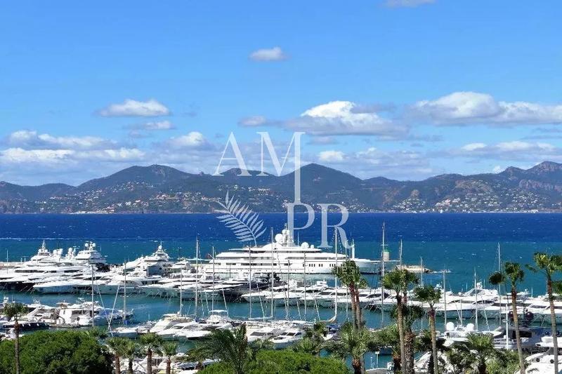 Appartement villa - 137 m² - 6 pièces