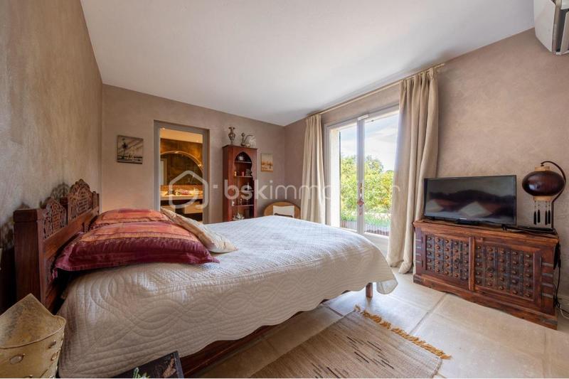 Propriété - 490 m² - 10 pièces