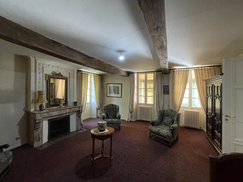 Maison - 550 m² - 18 pièces