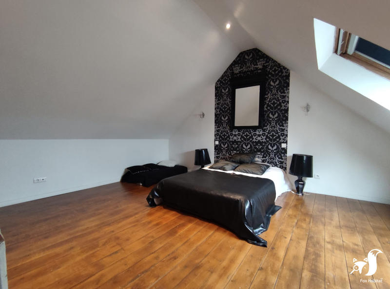 Maison - 212 m² - 9 pièces