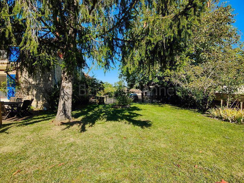 Maison en pierre - 287 m² - 9 pièces