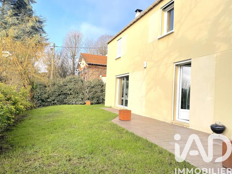 Maison - 98 m² - 4 pièces