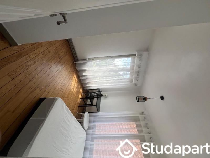 Chambre - 11 m² - 1 pièce