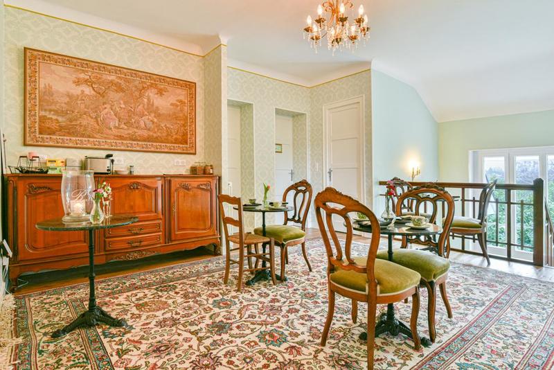 Maison - 195 m² - 9 pièces