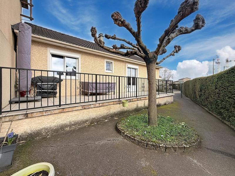 Pavillon - 90 m² - 4 pièces