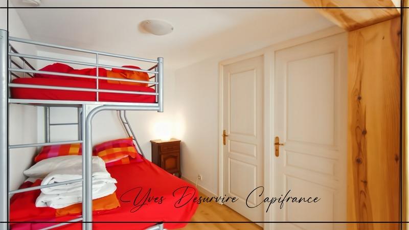 Maison - 280 m² - 8 pièces