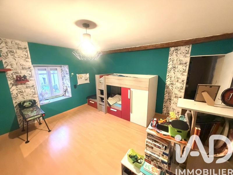 Maison - 225 m² - 8 pièces